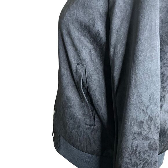Laundry By Shelli Segal Woman's Short Jacket Size M Black Brocade Zip Front - Picture 11 of 14